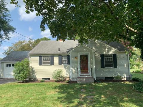 76 E Silver St, Westfield, MA 01085 photo 4