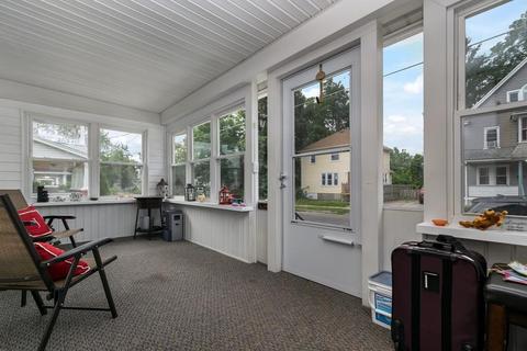 37 Parkside St, Springfield, MA 01104 photo 8