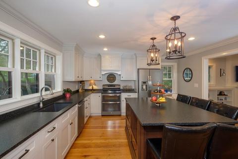 1133 South St, Needham, MA 02492 photo 3