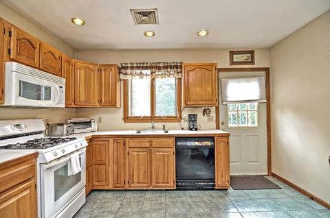 427 Washington St, Canton, MA 02021 photo 2