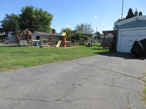 503 Charles St, Fall River, MA 02724 photo 3
