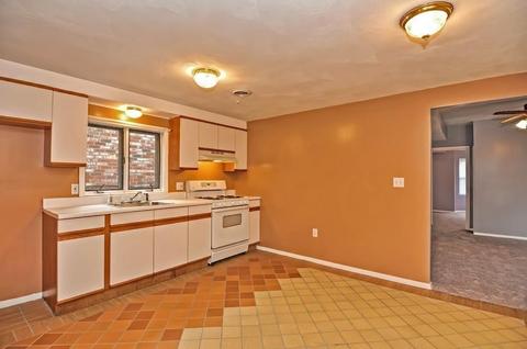 15 Cottage St, Everett, MA 02149 photo 9