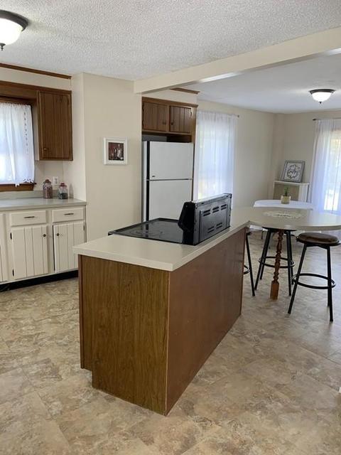 60 Jenness St, Springfield, MA 01104 photo 5
