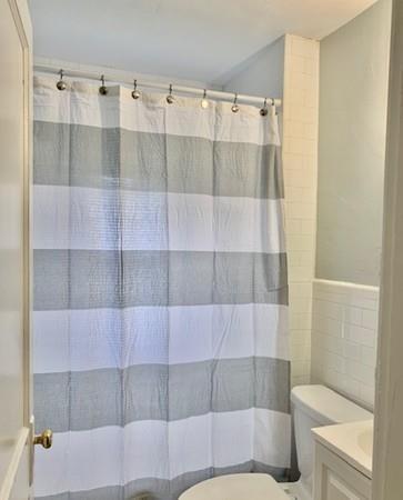 28 Griffin St, Springfield, MA 01104 photo 6