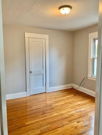 28 Griffin St, Springfield, MA 01104 photo 7