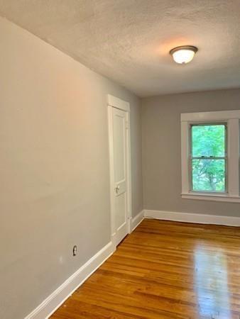 28 Griffin St, Springfield, MA 01104 photo 14