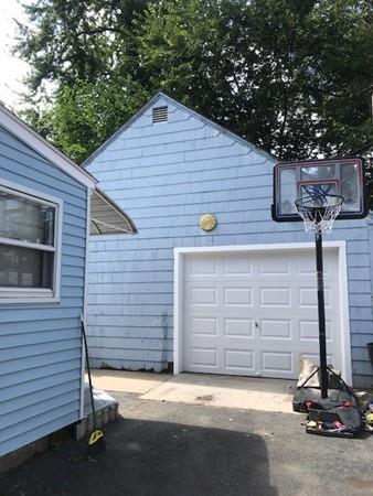 34 Georgetown St, Springfield, MA 01104 photo 3