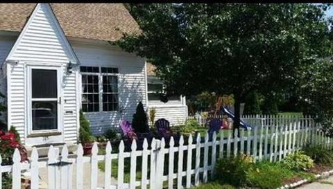 145 Barber, Springfield, MA 01109 photo 2