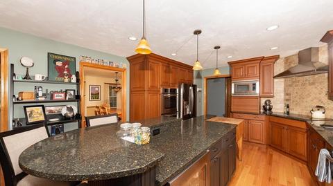 535 Elm St E, Raynham, MA 02767 photo 1