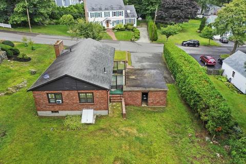 42 Robert Rd, Marblehead, MA 01945 photo 5
