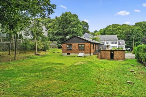 42 Robert Rd, Marblehead, MA 01945 photo 6