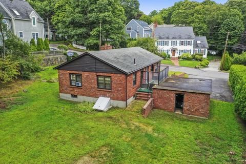 42 Robert Rd, Marblehead, MA 01945 photo 4