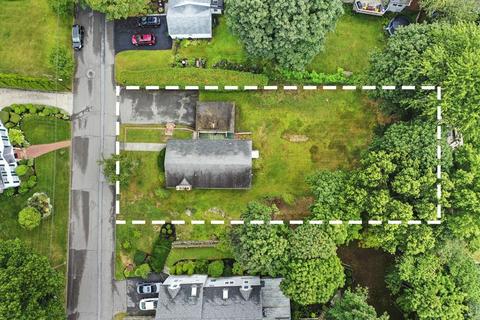 42 Robert Rd, Marblehead, MA 01945 photo 11