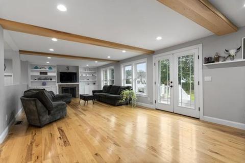 84 Forest St, Stoneham, MA 02180 photo 8