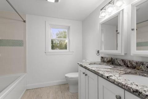 84 Forest St, Stoneham, MA 02180 photo 25