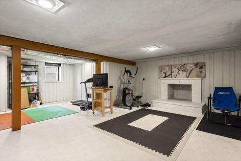 84 Forest St, Stoneham, MA 02180 photo 33