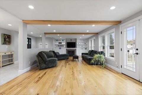 84 Forest St, Stoneham, MA 02180 photo 9