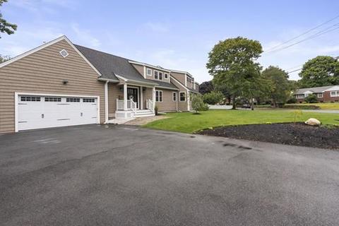 84 Forest St, Stoneham, MA 02180 photo 3