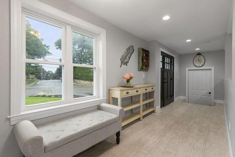 84 Forest St, Stoneham, MA 02180 photo 6