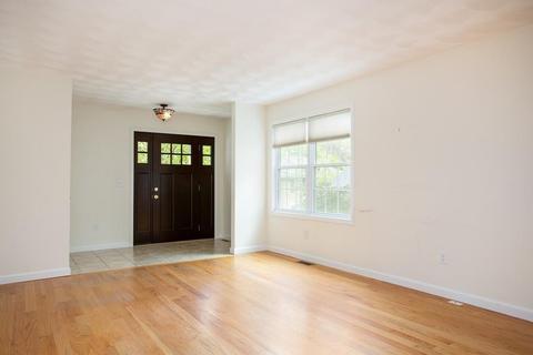 23 Everett Ave, Providence, RI 02906 photo 1