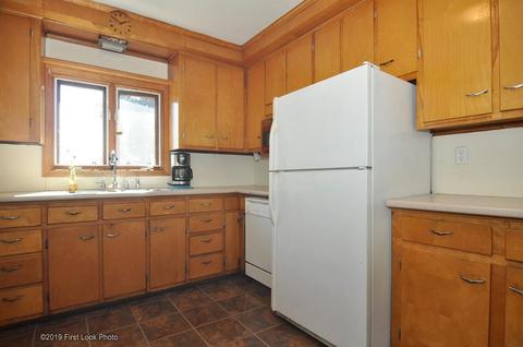 137 Sevigny St, Fall River, MA 02723 photo 4