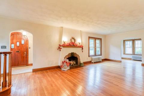 447 Trafton Rd, Springfield, MA 01108 photo 4