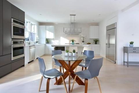 38 Gorham Ave, Brookline, MA 02445 photo 3
