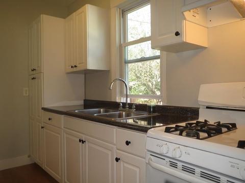 22 Ashmont St, Springfield, MA 01108 photo 8