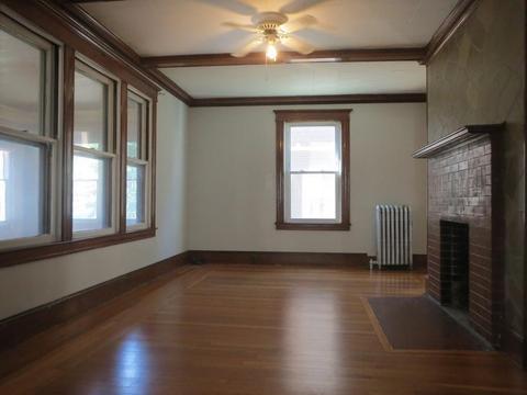 22 Ashmont St, Springfield, MA 01108 photo 2