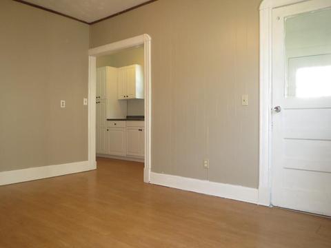 22 Ashmont St, Springfield, MA 01108 photo 9