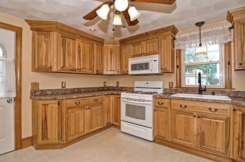 25 Maple St, Warren, RI 02885 photo 3