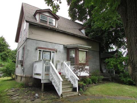 1107 Hampden St Holyoke Ma 01040 20 Photos Mls 72567131