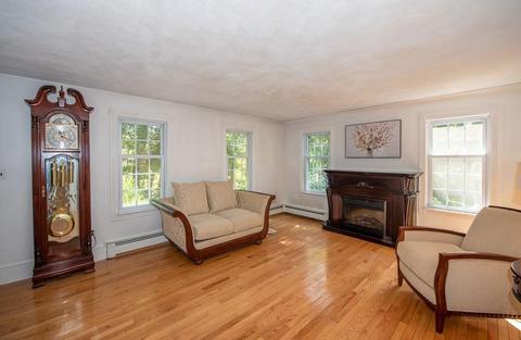 237 Forest St, Dunstable, MA 01827 photo 3