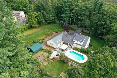 237 Forest St, Dunstable, MA 01827 photo 2