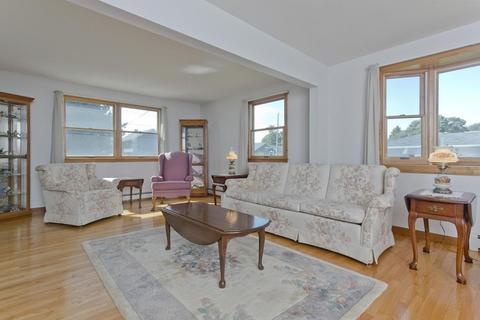 44 Deane St, Chicopee, MA 01020 photo 9