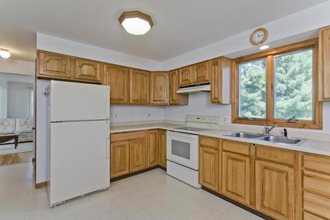 44 Deane St, Chicopee, MA 01020 photo 4