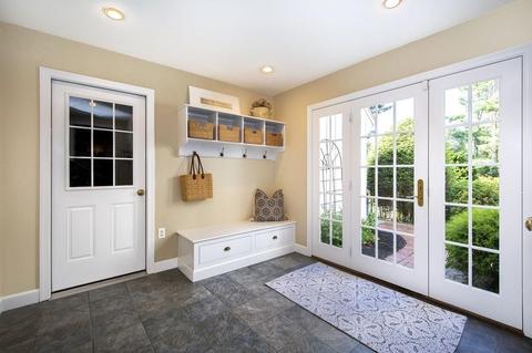 17 Charles St, Hingham, MA 02043 photo 10