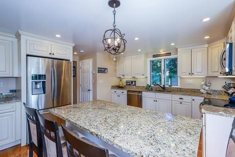 1 Glendale Dr, Danvers, MA 01923 photo 2