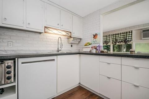 1093 Parker St, Springfield, MA 01129 photo 9