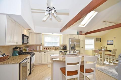 82 Shore Ave, Wareham, MA 02571 photo 2