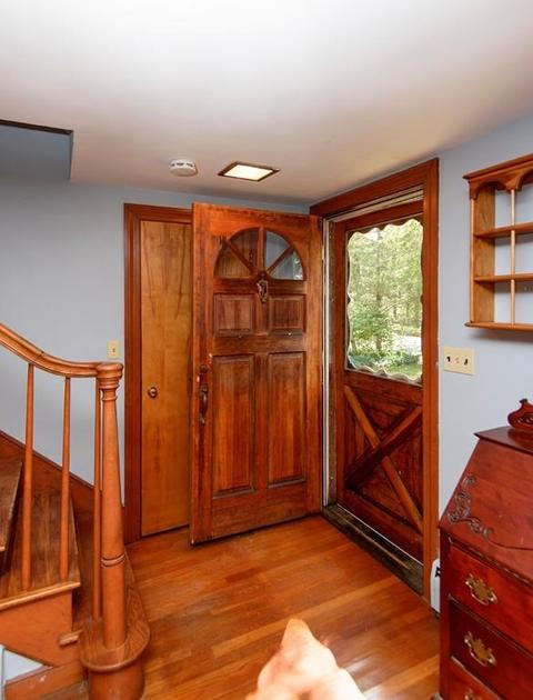 4 Winthrop Ave, Maynard, MA 01754 photo 2