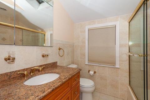 28 Constitution, Lexington, MA 02421 photo 6