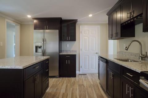 14 Elm St, Derry, NH 03038 photo 6