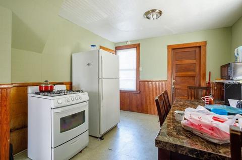 12 Lodi St, Worcester, MA 01608 photo 4