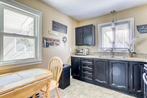 159 East St, Springfield, MA 01104 photo 8