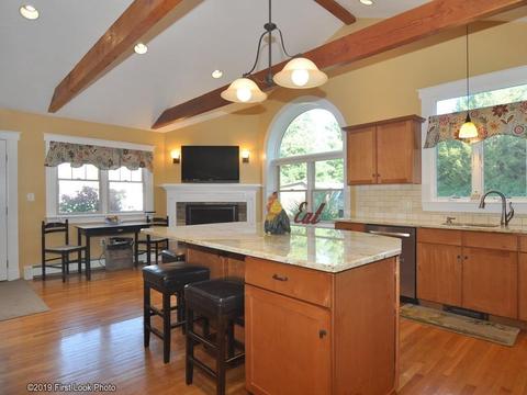 880 Maple St, Mansfield, MA 02048 photo 5