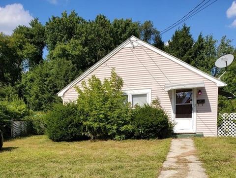 2 Pine St, Dudley, MA 01571 photo 1