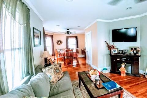 16 Chase St, Beverly, MA 01915 photo 4