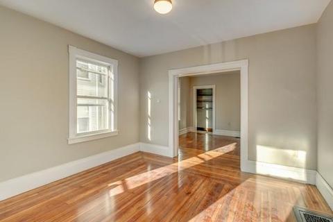 13 Bennett St, Beverly, MA 01915 photo 12