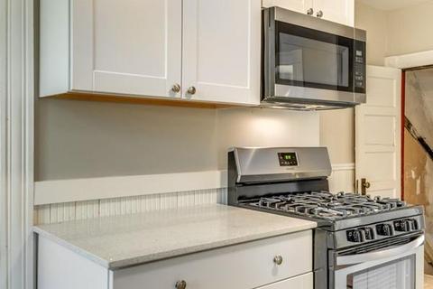 13 Bennett St, Beverly, MA 01915 photo 4